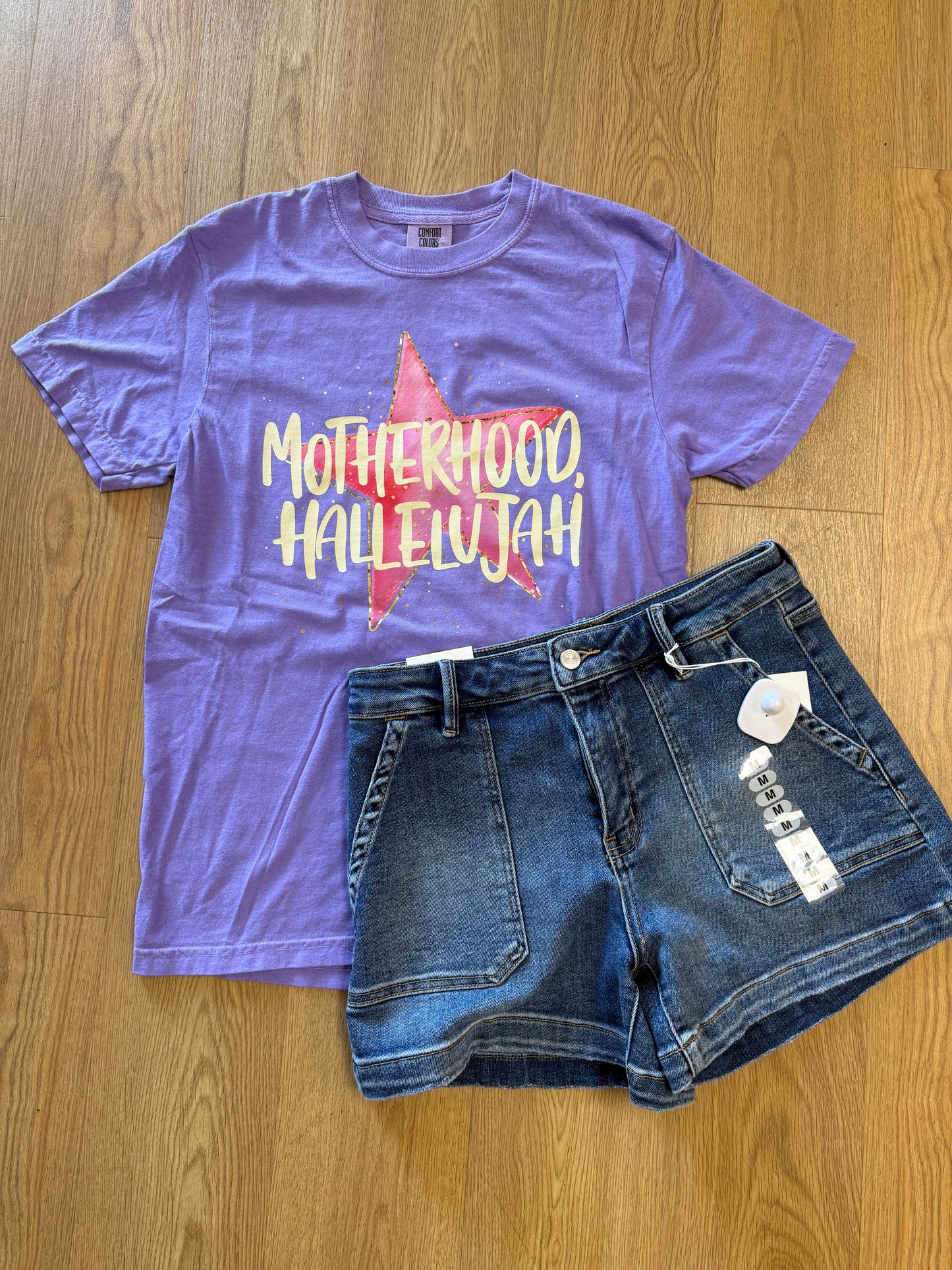 Motherhood, Hallelujah Tee