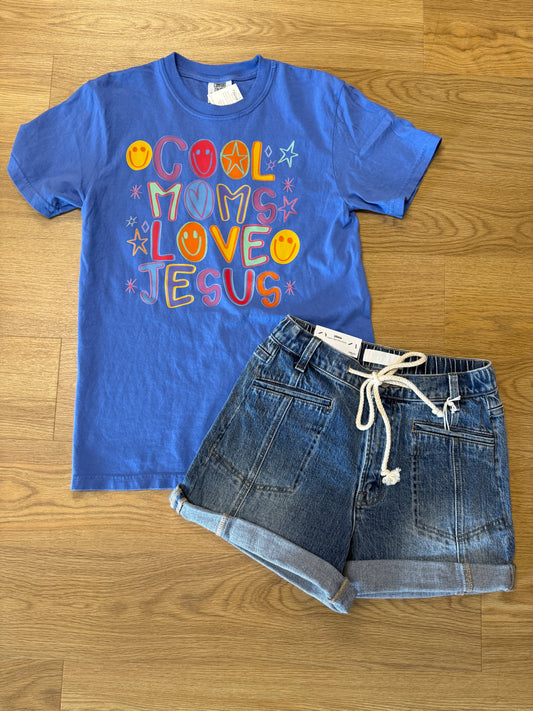 Cool Moms Love Jesus Tee - Multi