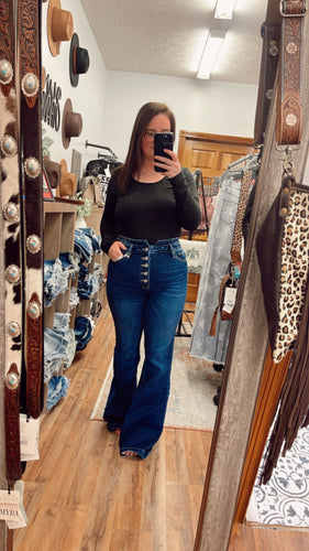 KanCan Dark Wash Non-Distressed Flares