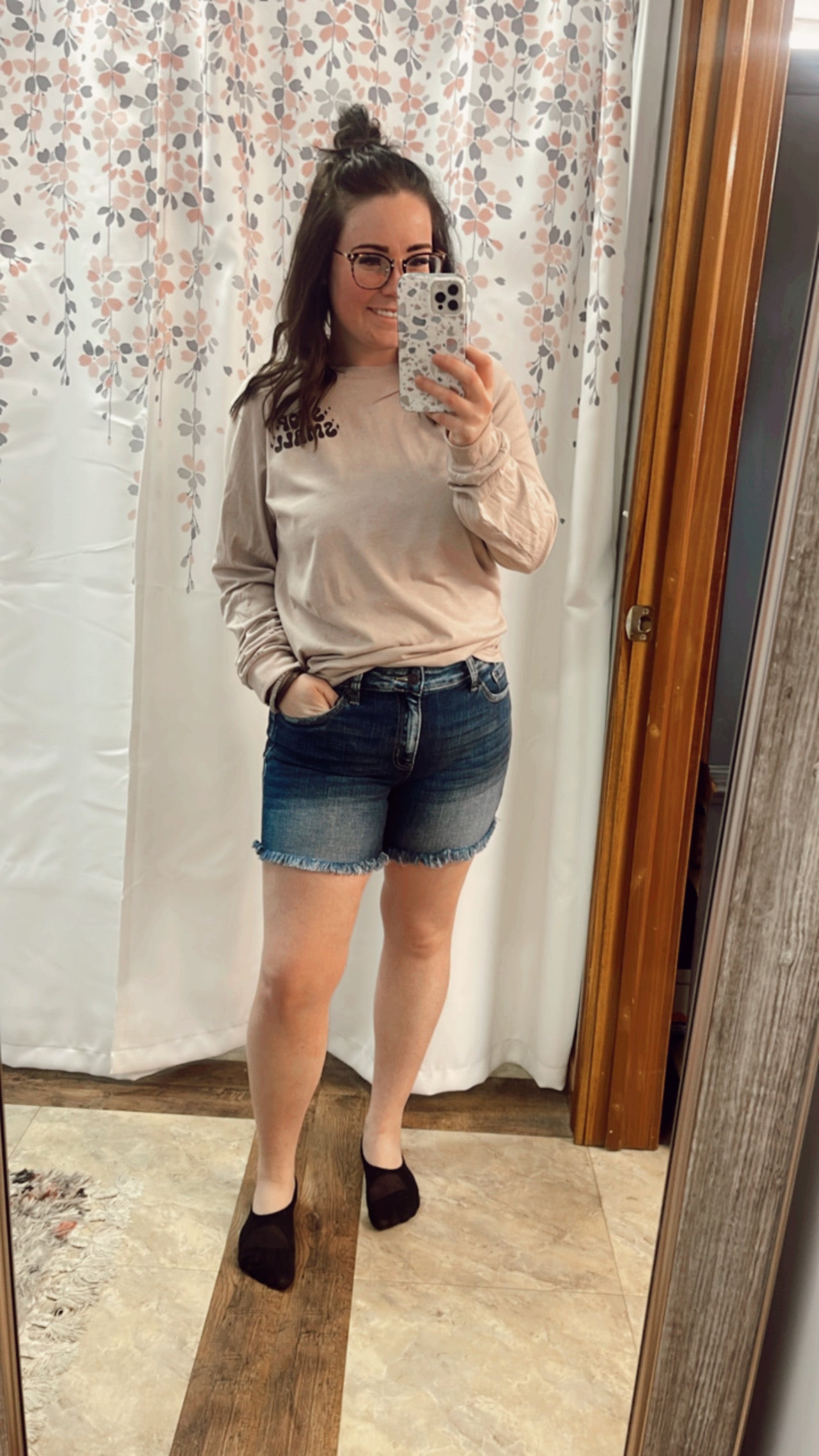 Zenana Dark Wash Frayed Hem Shorts
